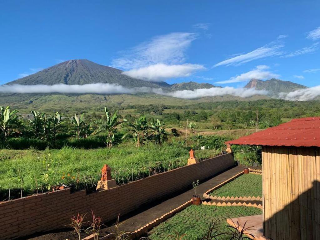 The Gate Rinjani Hotel Sajang Bagian luar foto